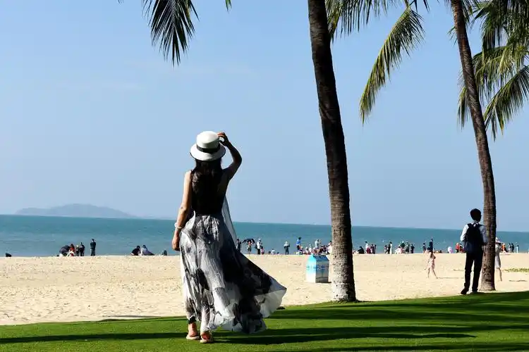 三亚湾的闲暇日子发呆散步等日出日落