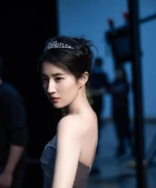 性感美女刘亦菲妩媚撩人诱惑写真11