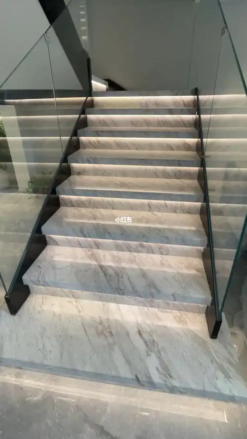 天然大理石爵士白楼梯安装完成