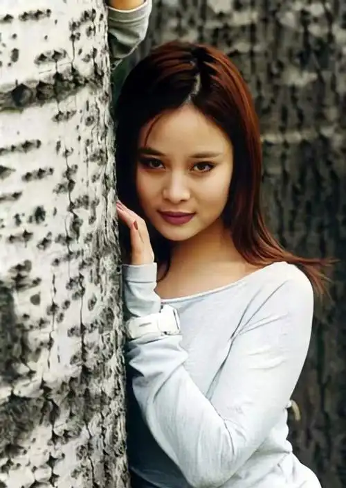 第一代"岩女郎",与蒋雯丽争视后,被封杀后退圈的常远去哪了?