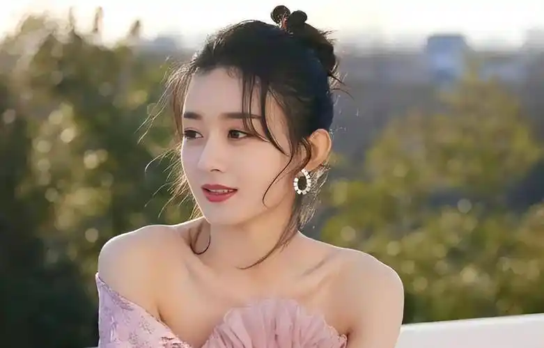 85花赵丽颖出名全靠"睡"?