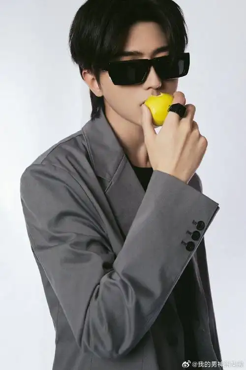 蔡徐坤歌曲重生##正能量偶像蔡徐坤##蔡徐坤#安静的在我个人空颊揪