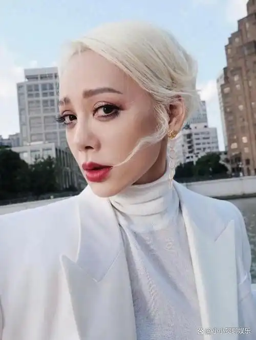 辣姐宁静曾和姜文绯闻不断,与保罗闪婚,转身承认和王小毅恋情