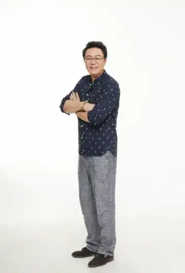 高亚麟帅气图片23