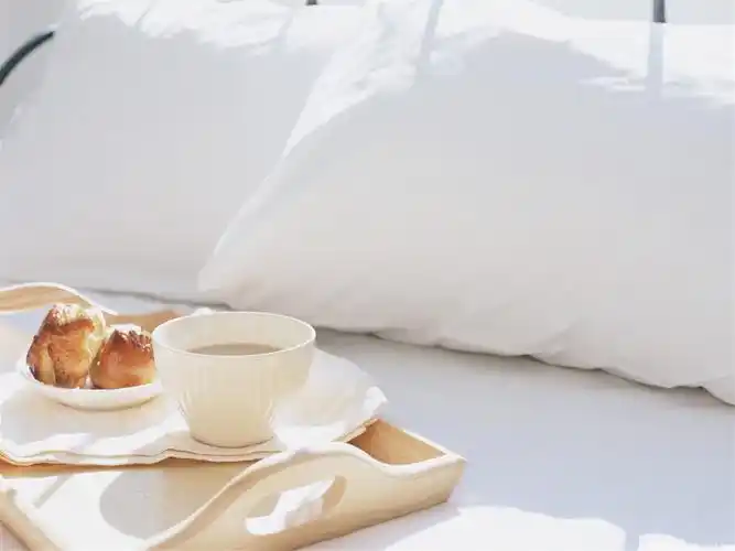 白色干净的唯美意境小清新电脑桌面壁纸下载