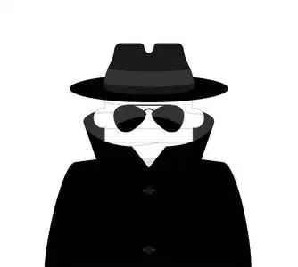 隐形斗篷隐形人被孤立. 隐形在斗篷和帽子里.照片