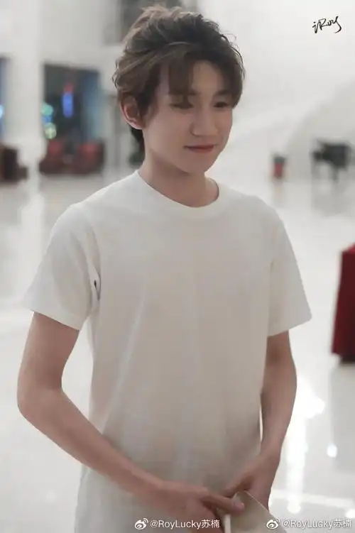 王源自己扎的冲天辫