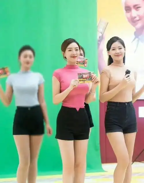 这下,你们无话可说了吧?于是,他们的舞团又增加了男模.