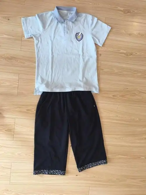 初中部夏季校服 价格:￥120.00男女同款 配送区域:全国