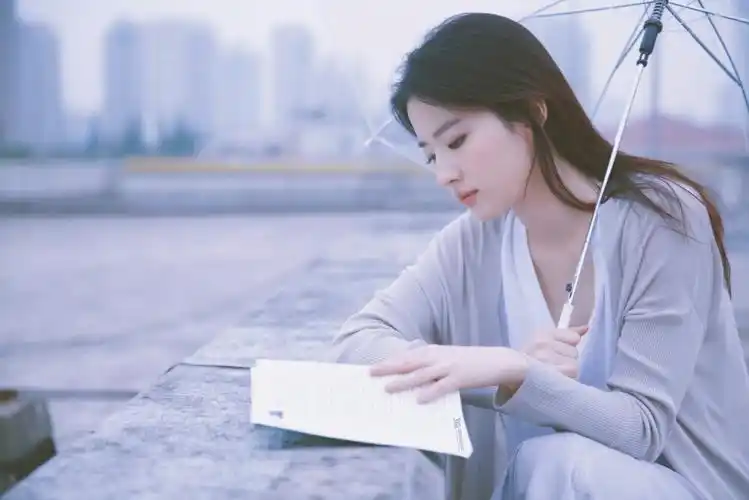 刘亦菲 苏韵锦 写真 透明雨伞和她 图文@bukgeukss