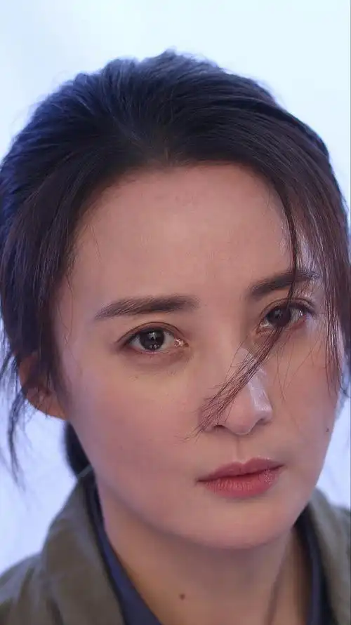 蒋勤勤落泪大片绝美霸屏无惧高清怼脸镜头新戏演技美貌更爆表