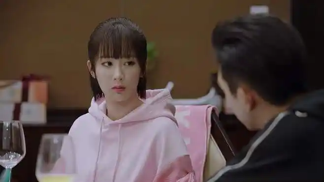 亲爱的热爱的:爷爷误会,逼韩商言给佟年夹菜,接下来操作绝了-影视综