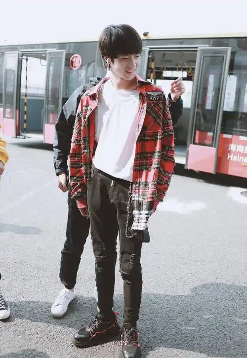 穿搭也是理想型_黑色_感觉_整体