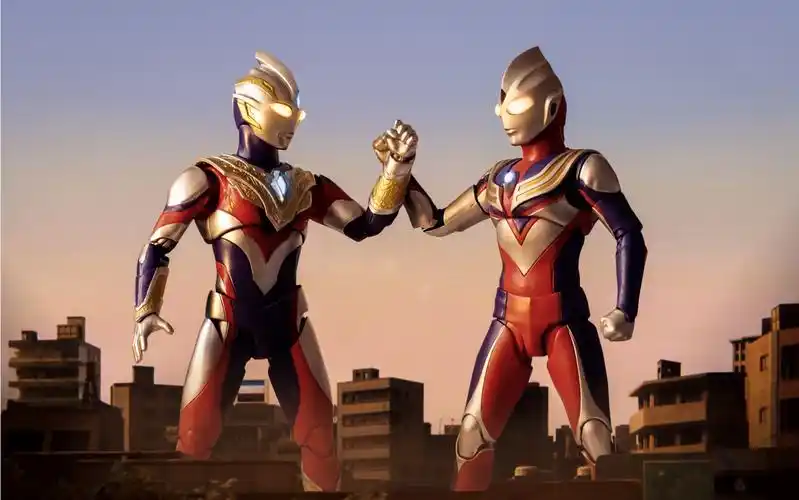 我用shf让特利迦回到平成与迪迦碰面～ps后期合成奥特曼平成夕阳风格