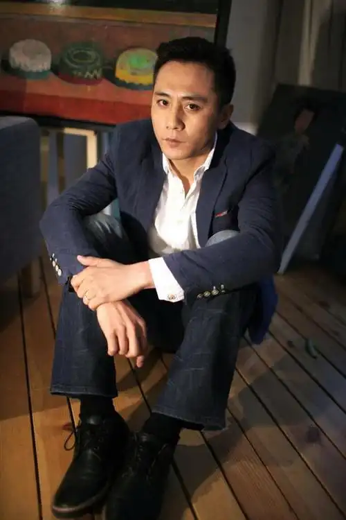 刘烨:为照顾重病外国妻子息影3年,现在妻子43像50,仍不离不弃