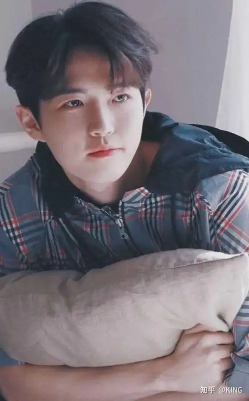 谈一谈00后喜欢的最具正能量的爱豆(最好能谈韩娱)? - 知乎