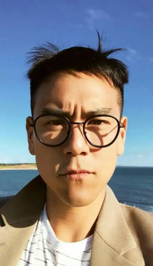 有哪些适合做壁纸的彭于晏照片