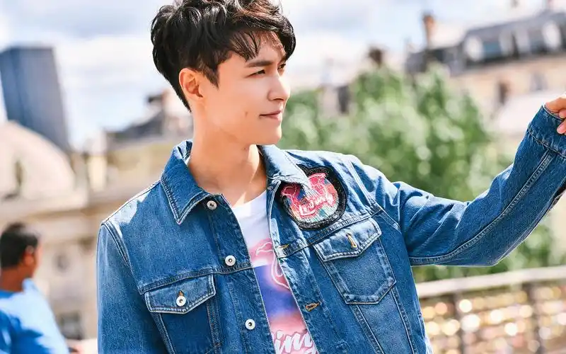 张艺兴巴黎写真帅气图片桌面壁纸