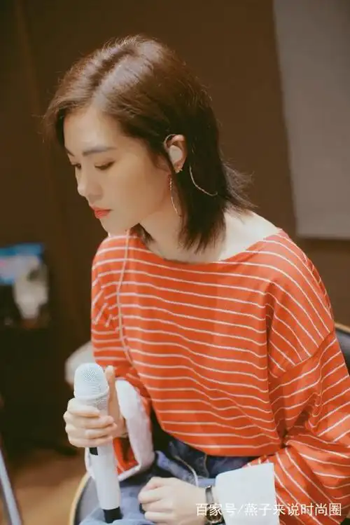 这次,一组照片在郁可唯的微博上晒了出来,只见照片中的郁可唯,身穿