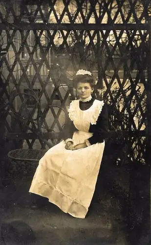 老照片二十世纪初的英国女佣2