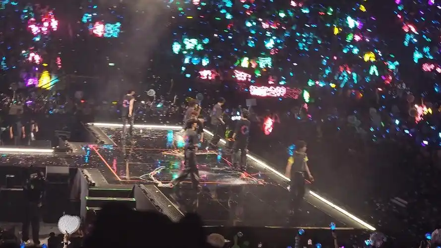 时代少年团演唱会存档103q排 梦游计