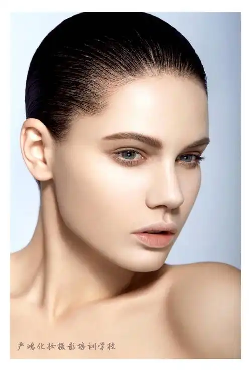 皮肤多久去一次角质 蒙自严鸿皮肤管理培训图片_高清图-严鸿形象设计