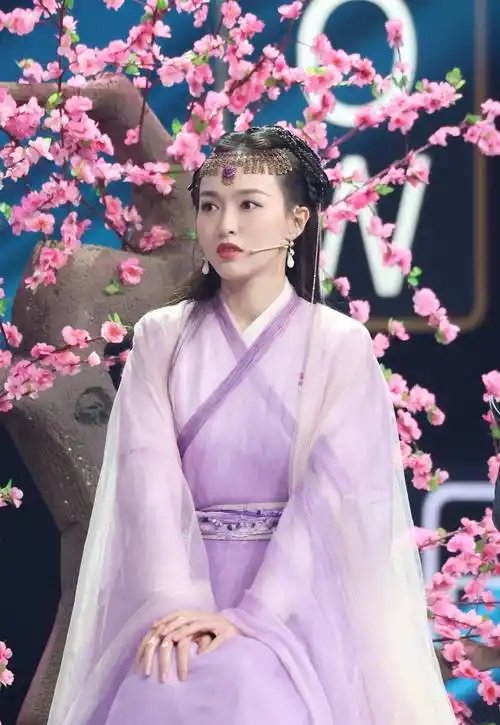 原创古装女神刘亦菲与唐嫣相比之下谁更胜一筹