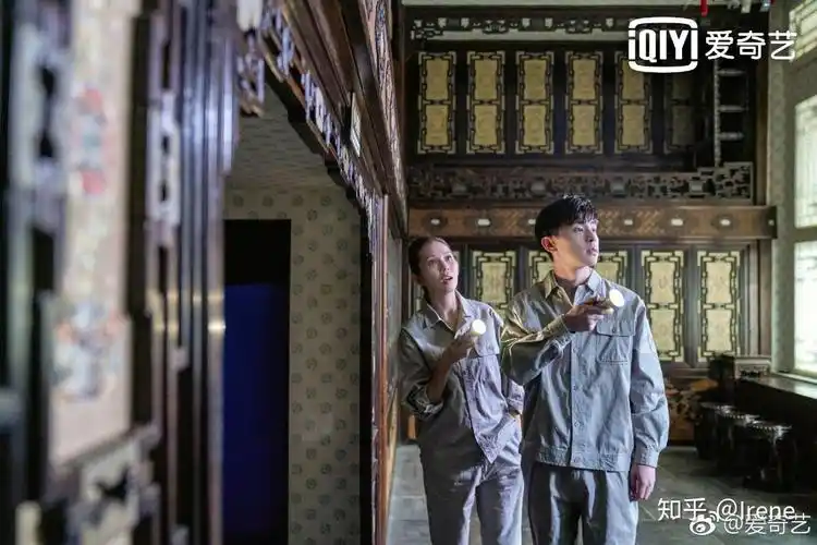 第一集《上新了·故宫》以探寻乾隆的秘密花园,根据探寻过程中所见