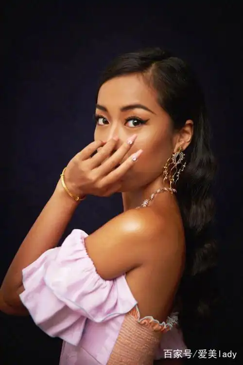 春夏"黄黑皮"可不要穿这"四种"颜色!再好看的滤镜也无法挽救