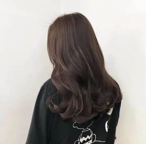 流行不衰的半烫卷2020年依旧火爆