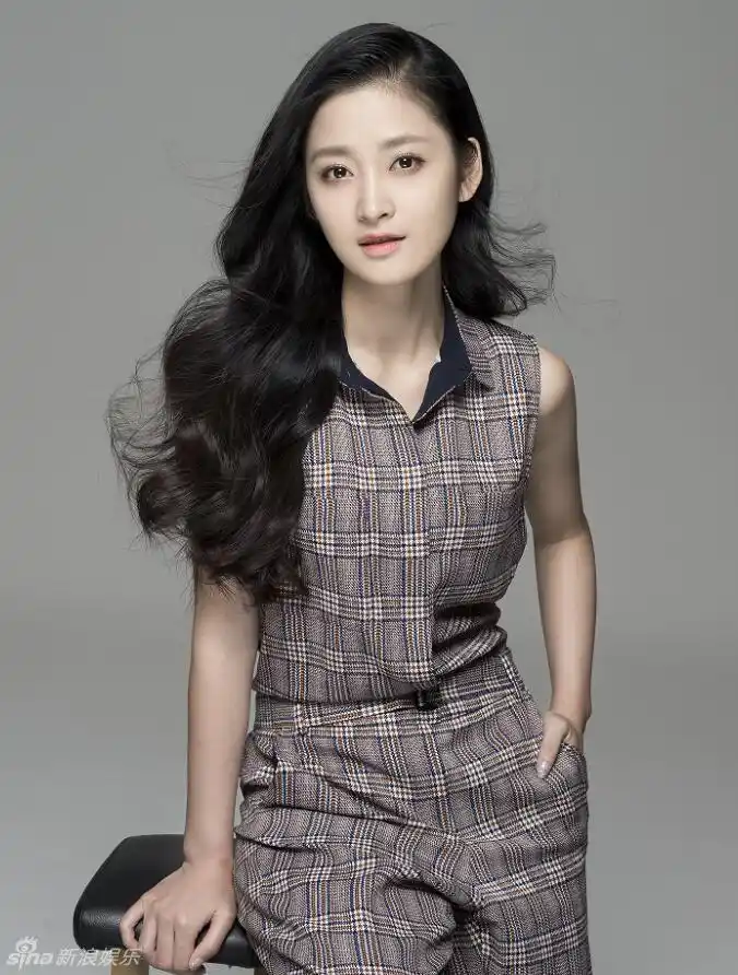 肖婷佳清新写真简约时尚