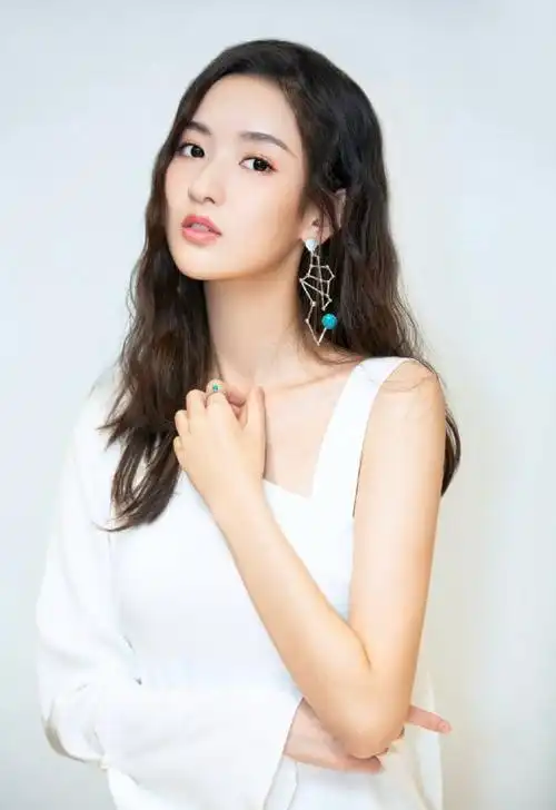 王玉雯,性格恬静,多才多艺,你喜欢吗?