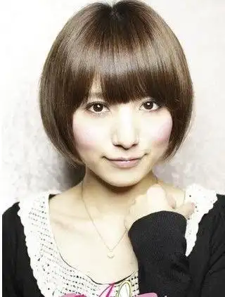 方圆脸优雅发型女短发,短方字型适合剪什么发型图解?