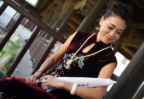 古城: 旗袍 - 美篇