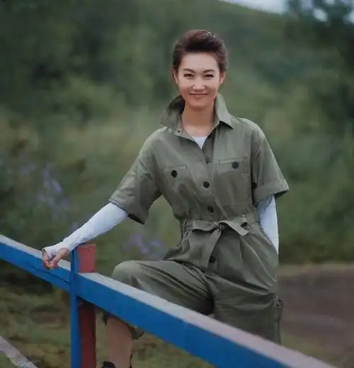 北京广播电台主持人照片(北京广播电台主持人美哲的照片)-天晟网