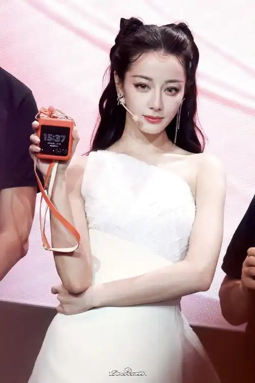 迪丽热巴##迪丽热巴工作室晒图##迪丽热巴 锋锋