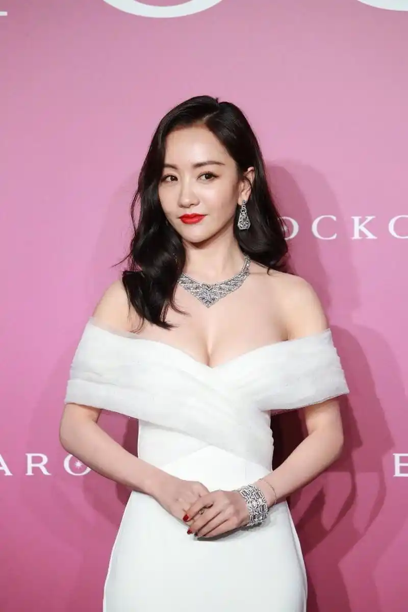 杨蓉宝格丽活动现场图,匈奴人集合#杨蓉# #杨蓉的身材