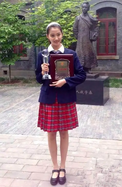 你还记得关晓彤小时候的样子吗?