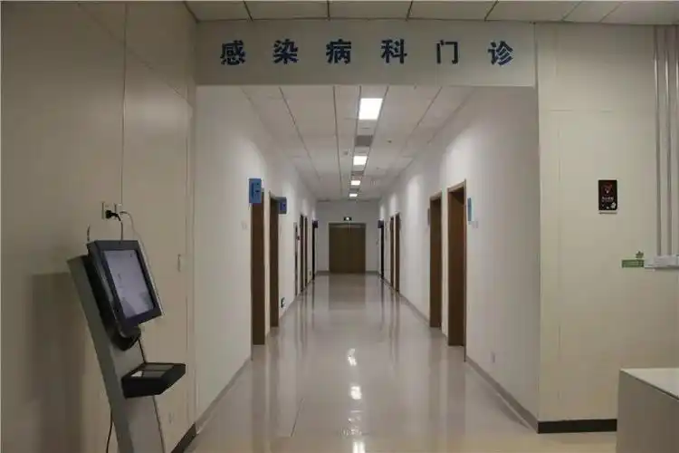 图说/感染科走廊王叔也知道医生怕被感染.