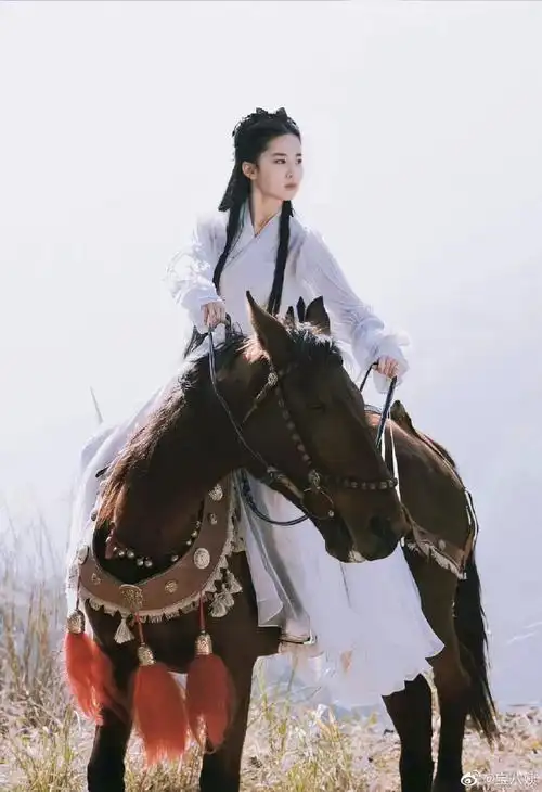 刘亦菲小龙女骑马旧照好绝##刘亦菲不经意的搞笑最好笑