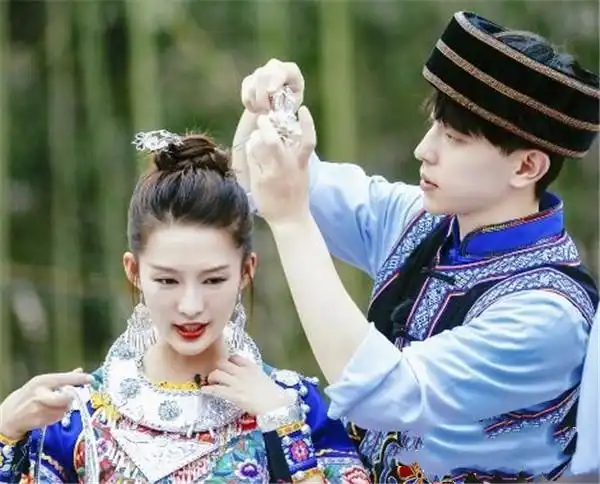 邓伦李沁即将合作,出演《冬日焰火》男女主,这对cp你期待吗?