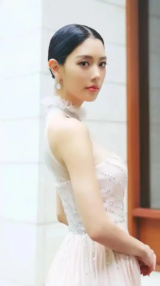 亚洲第一美女克拉拉惊艳写真图集