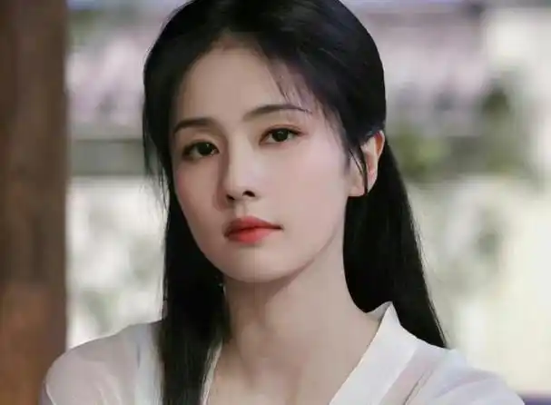 白鹿的演艺之路:从无名小卒到古装剧女神的蜕变,堪称逆袭典范!