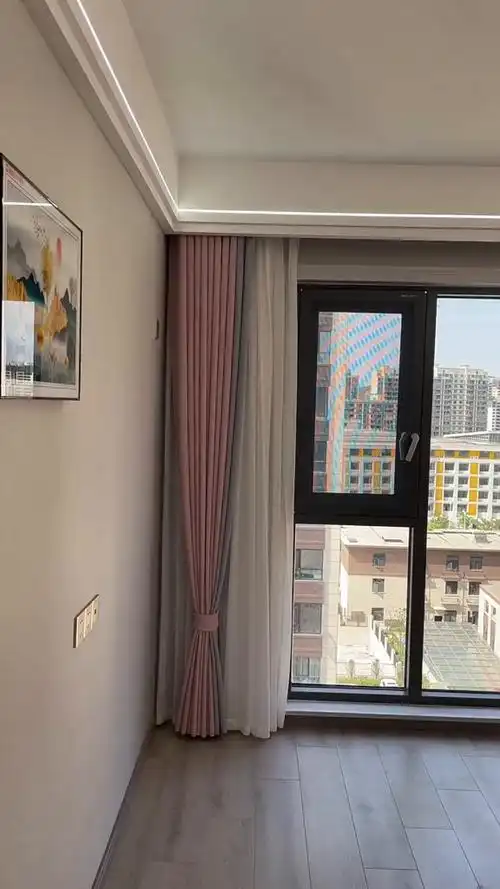 最简单的双眼皮吊顶搭配线性灯也能做出高级感!现代简约风