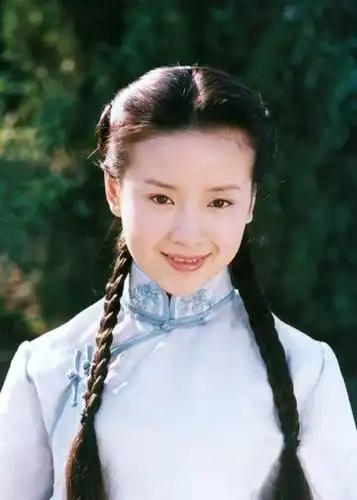 看了董洁年轻时候的照片,原来她才是真的美到发光!