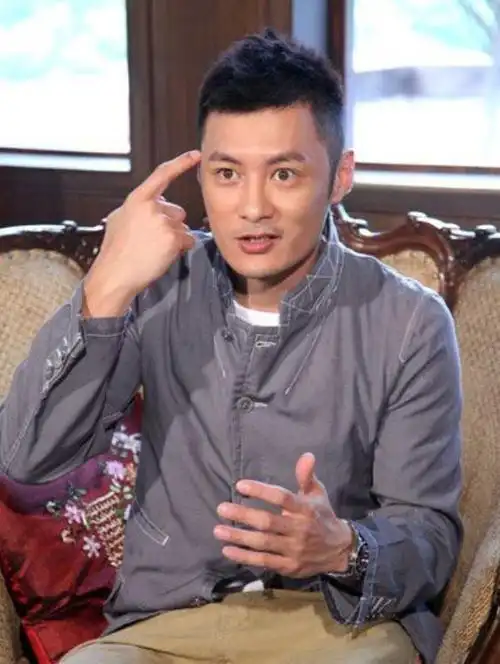 《头文字d》里的中里毅,在剧中有一辆gtr,现实中更是豪车大户