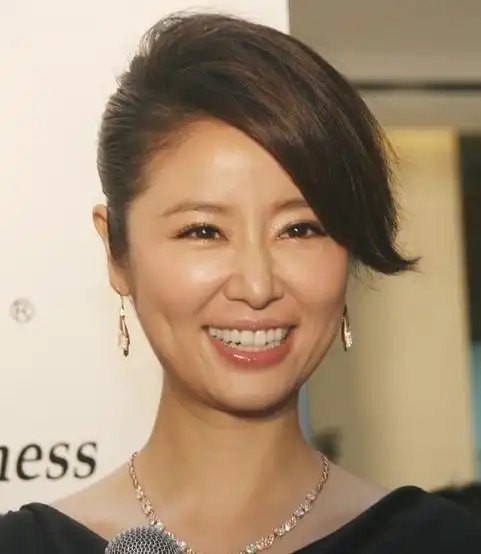 娱乐圈越来越年轻冻龄逆生长的女星赵雅芝排第二她才是第一