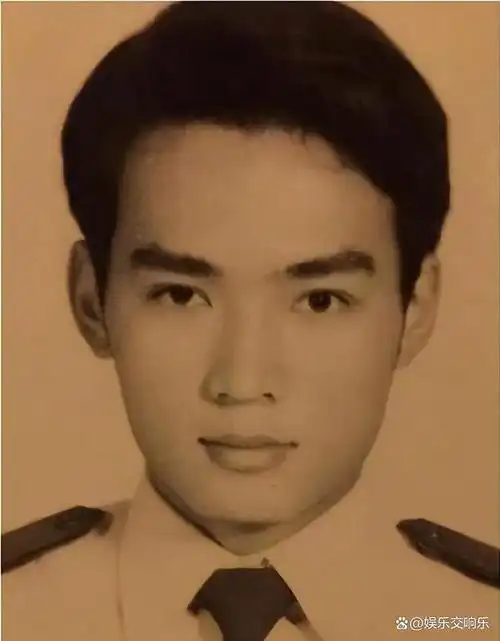 演员焦恩俊年轻时可是被称之为"古装第一美男",当时的容颜更是迷倒了