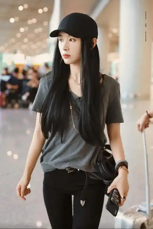 演员王子文:(原名王蒙蒙)1982年2月28日出生于四川省成 - 抖音