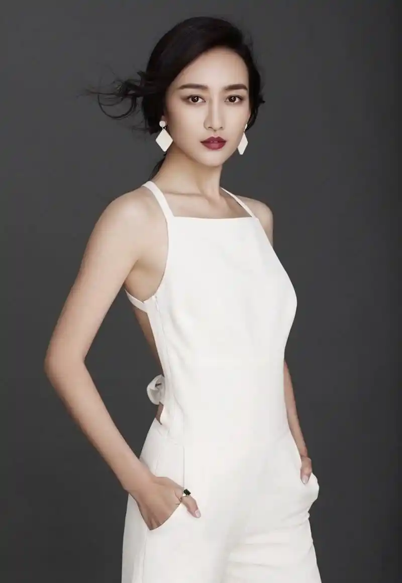 无论是清纯可人的角色还是刚柔并济的形象, 王鸥都能够完美地诠释,给